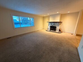 13901 Jarvi Dr in Anchorage, AK - Building Photo - Building Photo
