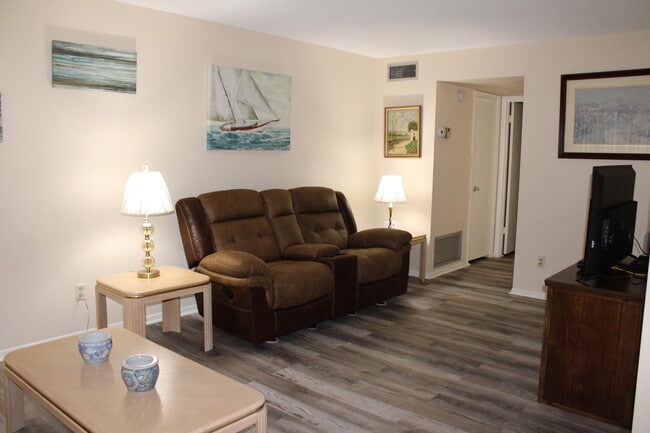 16 Vista Palm Ln in Vero Beach, FL - Building Photo - Building Photo