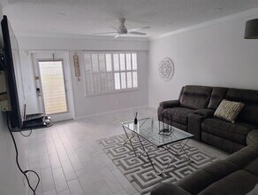 332 Fanshaw H in Boca Raton, FL - Building Photo - Building Photo