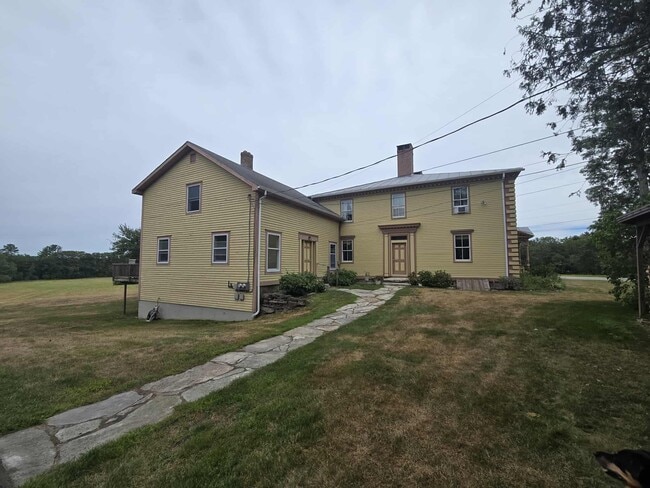 property at 806 Foreside Rd