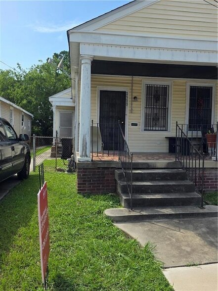 property at 2520 Leonidas St