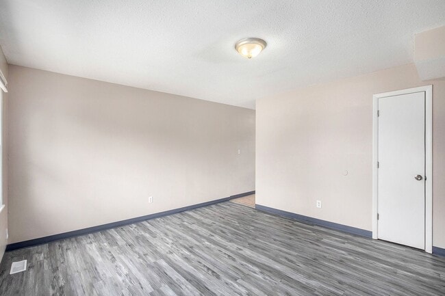 18731 E Blackhawk Trail in Independence, MO - Building Photo - Building Photo