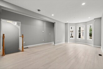 118 Webster St, Unit 2 in Boston, MA - Building Photo - Building Photo