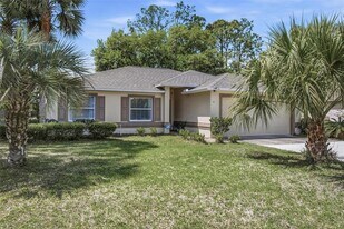 14 Westmoreland Dr in Palm Coast, FL - Building Photo