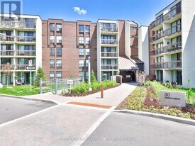 30 Fashion Roseway in Toronto, ON - Building Photo