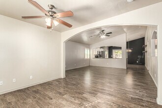 3854 E Morenci Rd in San Tan Valley, AZ - Foto de edificio - Building Photo