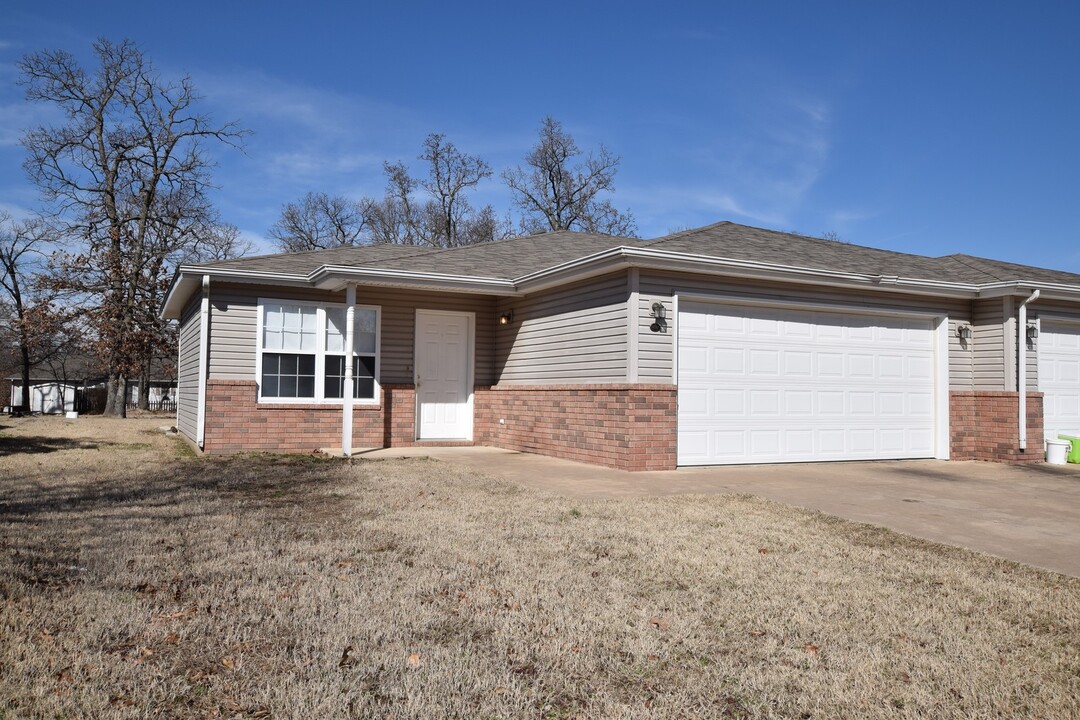 1717 Redbud Dr-Unit -1717 A Redbud in Joplin, MO - Building Photo