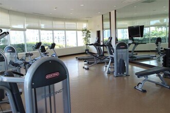 315 NE 3rd Ave, Unit 1807 in Fort Lauderdale, FL - Building Photo - Building Photo