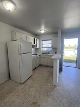 598 Douglas Rd in Opa Locka, FL - Building Photo - Building Photo