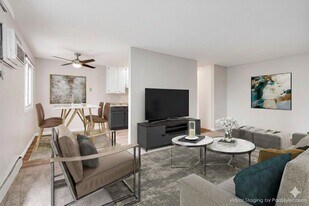 Royal Oaks Apartments in Blaine, MN - Building Photo