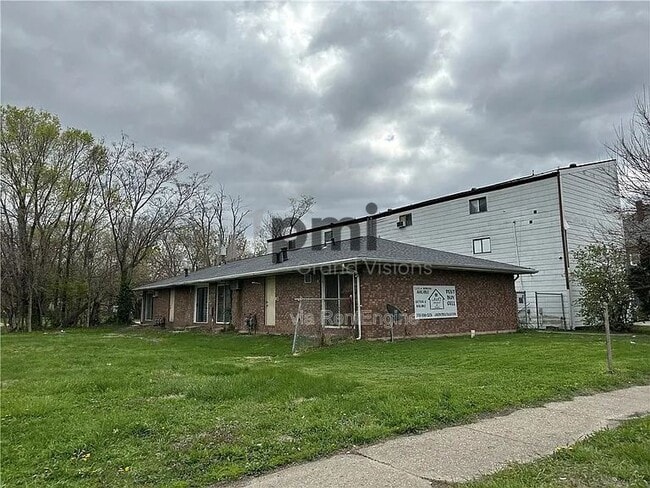 property at 1624 N Water St