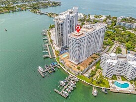 11 Island Ave in Miami Beach, FL - Building Photo