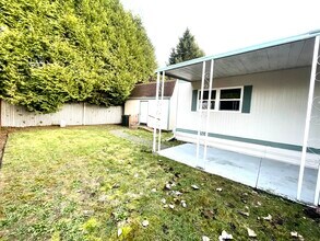 2322 Tacoma Rd E, Unit 9 in Puyallup, WA - Building Photo - Building Photo