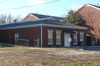 Jim Cain Home in Louisville, KY - Foto de edificio - Building Photo