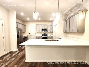 2924 Oak Park Way in Orlando, FL - Building Photo - Building Photo