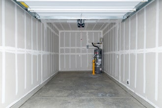 T20 Lofts in Sacramento, CA - Building Photo - Interior Photo