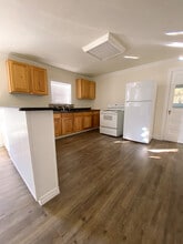 109 E 3rd St in Weatherford, TX - Foto de edificio - Building Photo