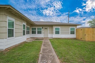 1732 W 6th St in Freeport, TX - Building Photo - Building Photo