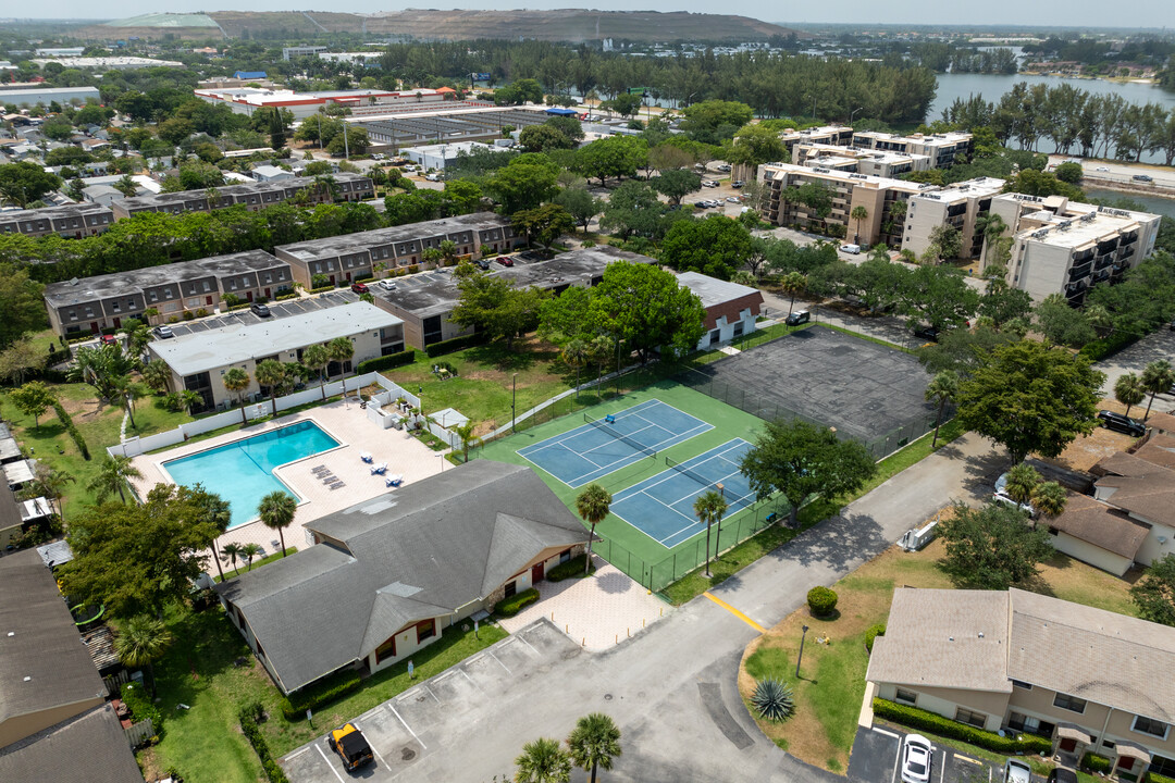 Village at Blue Lake in Pompano Beach, FL - Building Photo