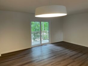 Huronia Village in Barrie, ON - Building Photo - Building Photo