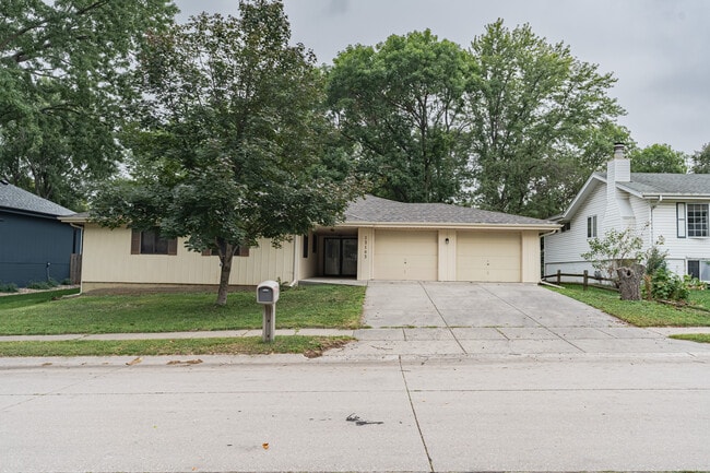 property at 13103 Lillian St