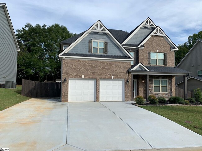 215 Peters Glenn Ct in Simpsonville, SC - Building Photo - Building Photo