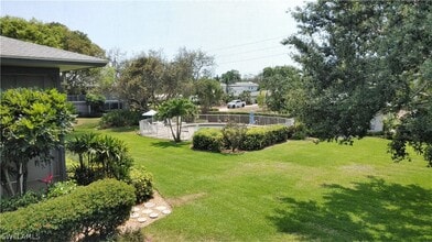 3300 Binnacle Dr in Naples, FL - Building Photo - Building Photo