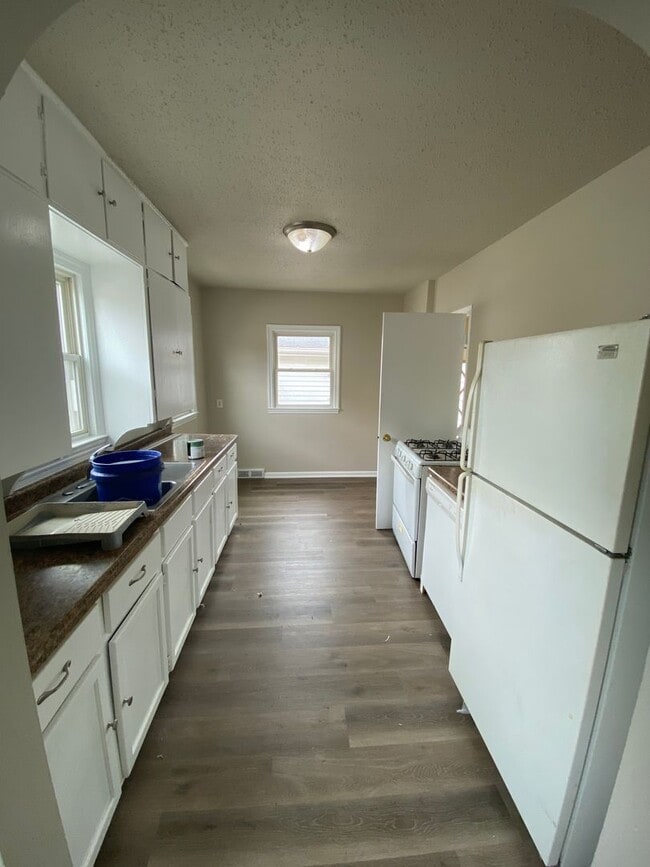 906 Elder Ln in Des Moines, IA - Building Photo - Building Photo
