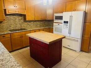 401 E 56th St in Savannah, GA - Foto de edificio - Building Photo