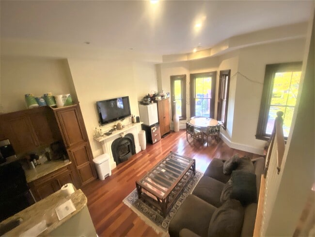 21 Worthington St, Unit 2 in Boston, MA - Foto de edificio - Building Photo