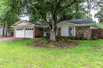 100 Straford Ct in Daphne, AL - Building Photo - Building Photo
