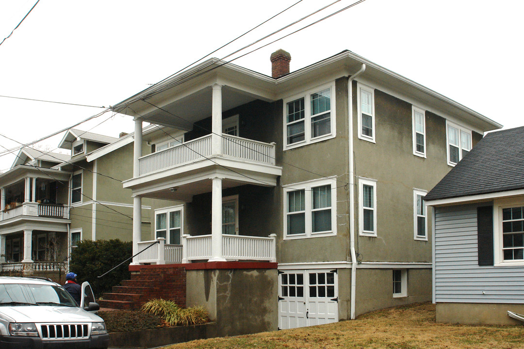 109 Forest Ct in Louisville, KY - Foto de edificio