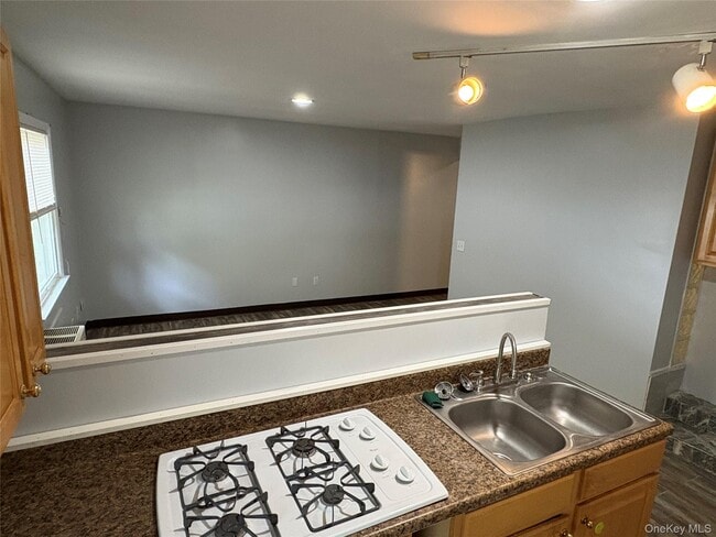 200 Fosler Rd in Highland, NY - Building Photo - Building Photo