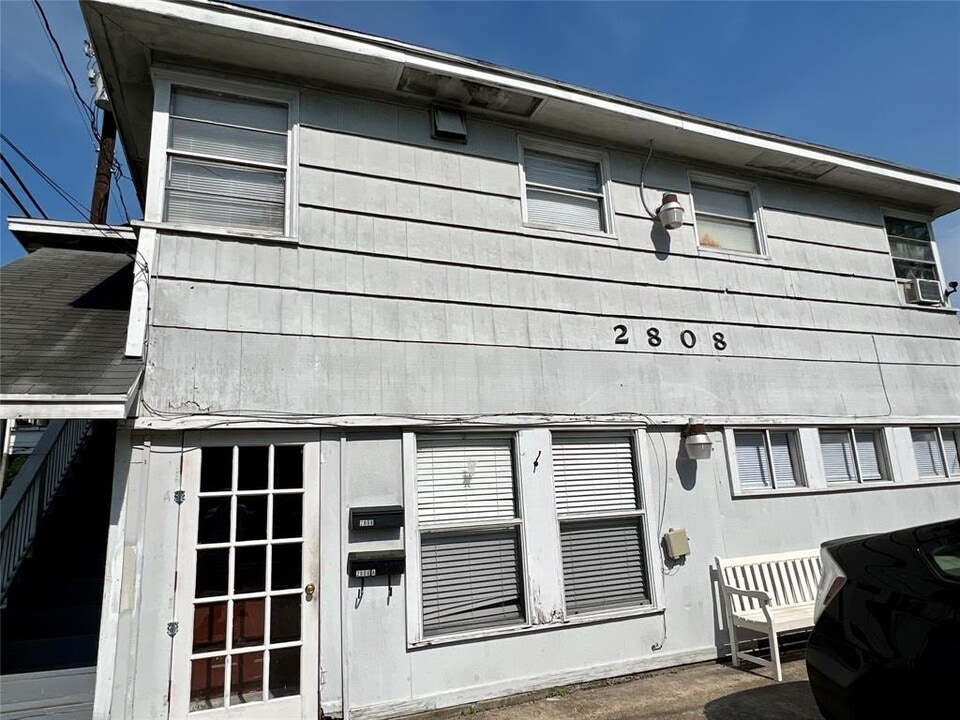 2808 Columbia St Photo