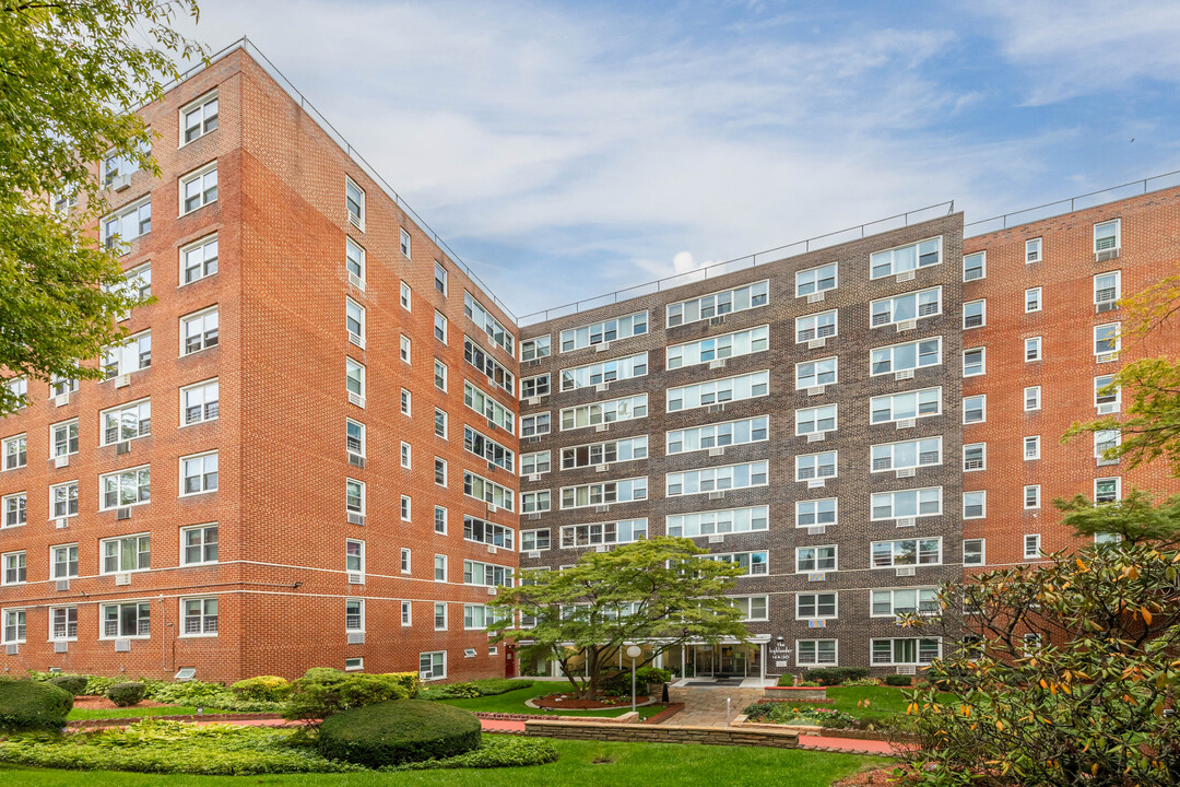 The Highlander Hall in Jamaica, NY - Building Photo