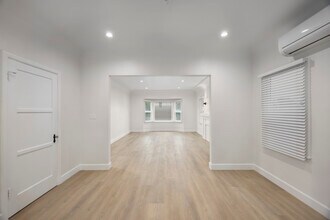 5917 Carlton Way in Los Angeles, CA - Foto de edificio - Building Photo
