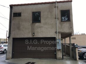 1125 1/2 Foothill Blvd in La Canada Flintridge, CA - Building Photo - Building Photo