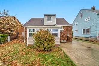766 E 232nd St in Euclid, OH - Building Photo - Building Photo
