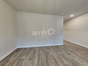 3256 Emberly Dr in Roebuck, SC - Foto de edificio - Building Photo