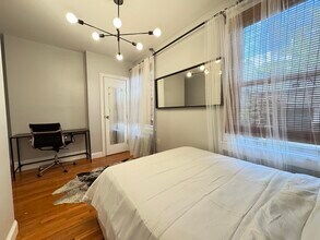 195 Java St, Unit Apt 1 in Brooklyn, NY - Foto de edificio - Building Photo