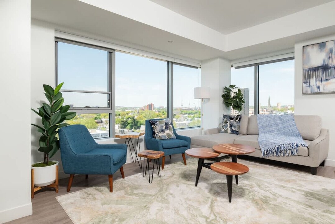 425 Massachusetts Ave in Cambridge, MA - Building Photo