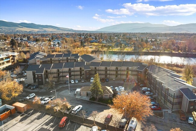 Riverbend Apartments in Missoula, MT - Foto de edificio - Building Photo