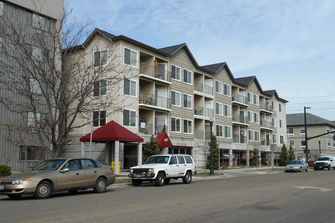 Shoreline Plaza in Boise, ID - Building Photo