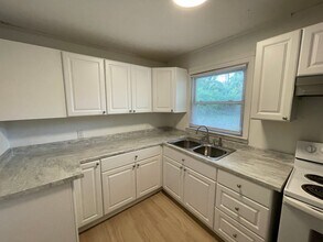 93 Landsdown Dr in Whiteville, NC - Building Photo - Building Photo