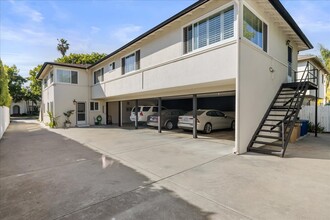 213 W Yanonali St in Santa Barbara, CA - Building Photo - Building Photo