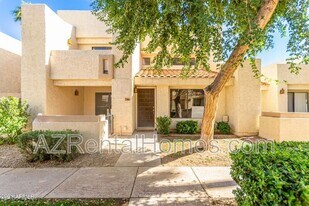 746 E Morningside Dr in Phoenix, AZ - Building Photo