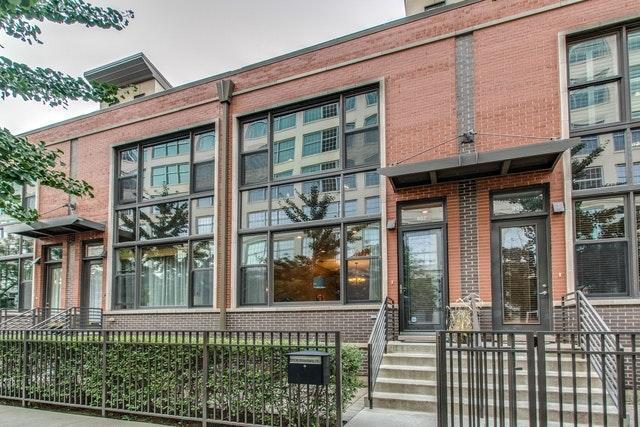 909 N Kingsbury St in Chicago, IL - Building Photo