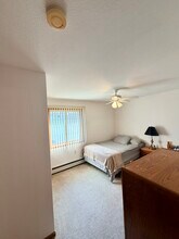 413 Rowley St, Unit 15 in Fremont, WI - Foto de edificio - Building Photo