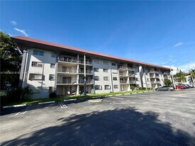 8101 SW 72nd Ave, Unit 219W in Miami, FL - Building Photo