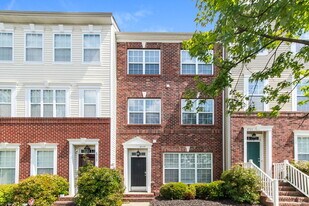 8719 Lenox Pointe Dr in Charlotte, NC - Building Photo